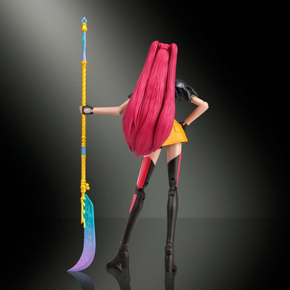 Figurine KPop Demon Hunters HUNTR/X Mira de 15 cm par Mattel, détail de la figurine avec costumes et accessoires visibles.