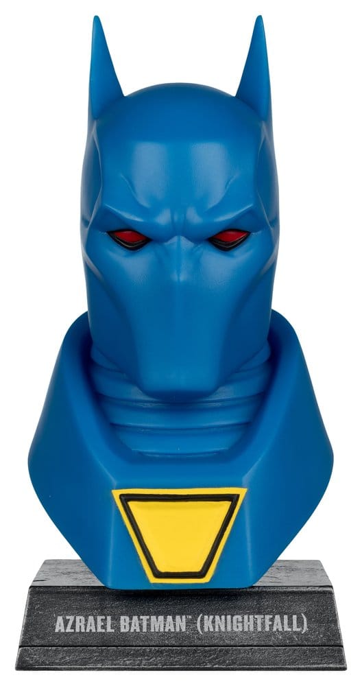Figurine Batman Azrael de McFarlane Toys, échelle 1:3, représentant le personnage Batman dans la série Knightfall, détaillée et réaliste.