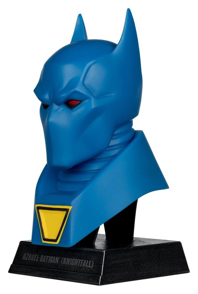 Figurine Batman Azrael de McFarlane Toys en échelle 1:3, inspirée de Batman Knightfall, avec détails de la figurine DC Direct.