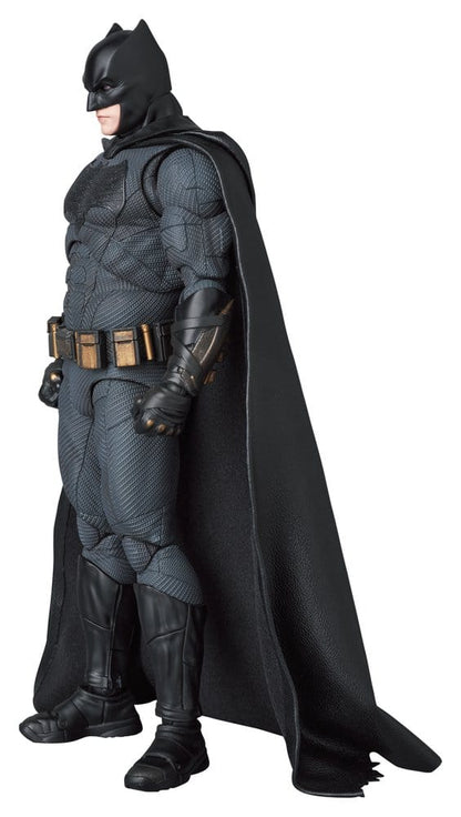 Figurine Batman de 16 cm de la Justice League de Zack Snyder, marque Medicom Toys, montrée en position dynamique.