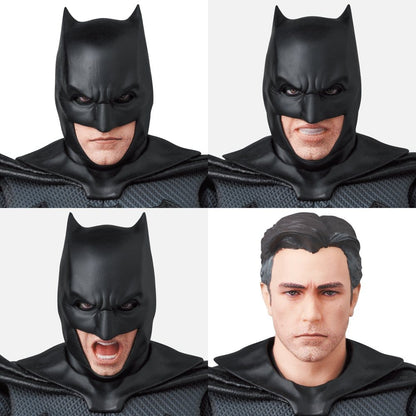 Figurine MAFEX Batman de 16 cm de Zack Snyder's Justice League, fabriquée par Medicom Toys, montrant Batman en costume de combat.