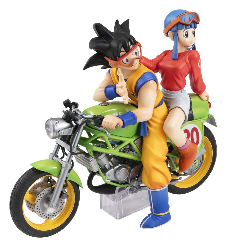 Figurine Dragon Ball Z Son Goku et Chichi de Megahouse, 15 cm, sur un bureau, détails colorés et expressifs.