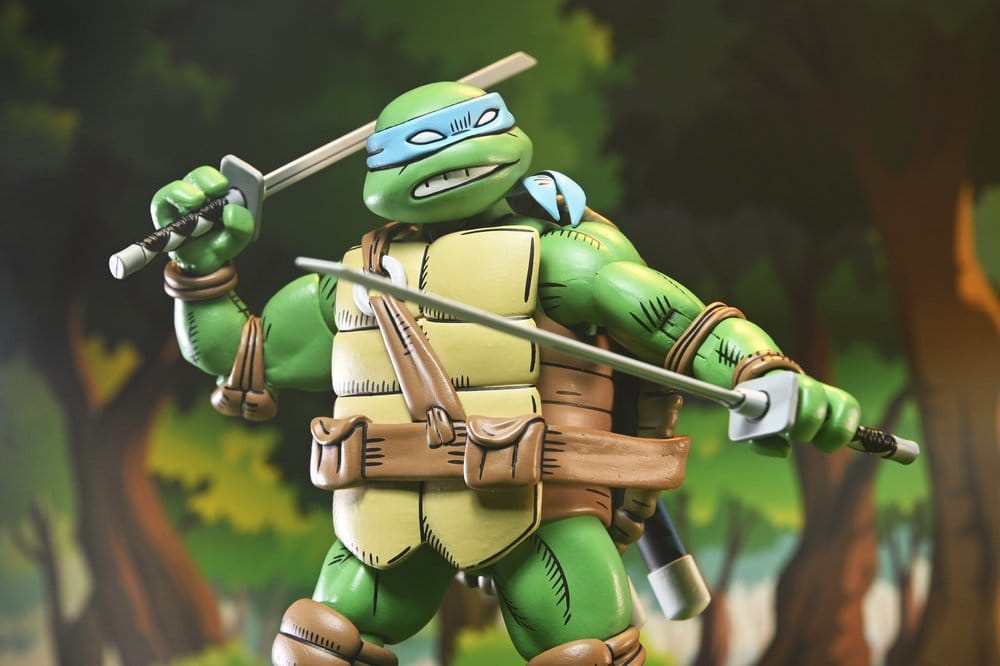 Figurine NECA Ultimate Leonardo TMNT x Usagi Yojimbo, version Comic, 18 cm, détail précis et pose dynamique.