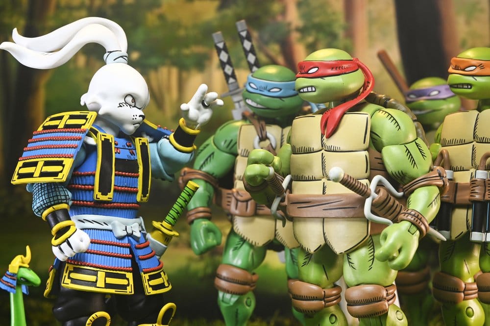 Figurine NECA TMNT x Usagi Yojimbo ultime, version comic, de 18 cm, représentant le personnage avec détails précis et pose dynamique.
