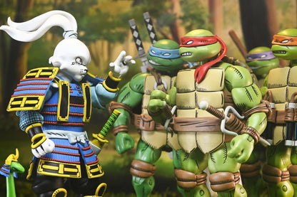 Figurine NECA TMNT x Usagi Yojimbo ultime, version comic, de 18 cm, représentant le personnage avec détails précis et pose dynamique.