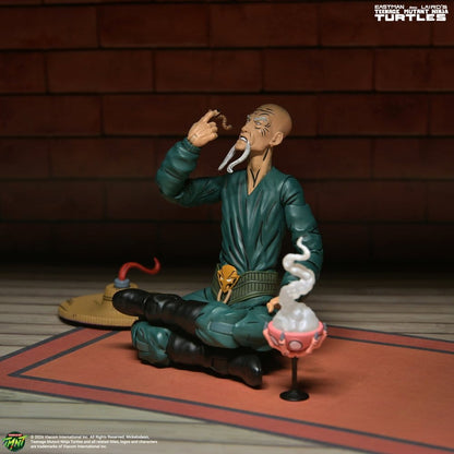 Figurine Neca des Tortues Ninja adolescentes Mirage Comics Foot Mystic Mashima de 18 cm, détail fin et pose dynamique.