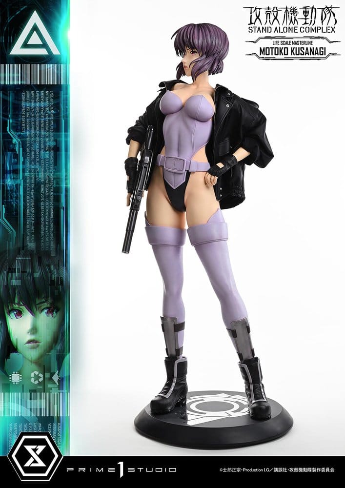 Statuette de Motoko Kusanagi Ghost in the Shell: S.A.C. en taille réelle, 174 cm, de Prime 1 Studio, figurine détaillée en pose.